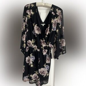 Black Floral long sleeve sheer short jumper -V neckline